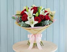 Букет цветов из:  Лилии и Розы в Долгое