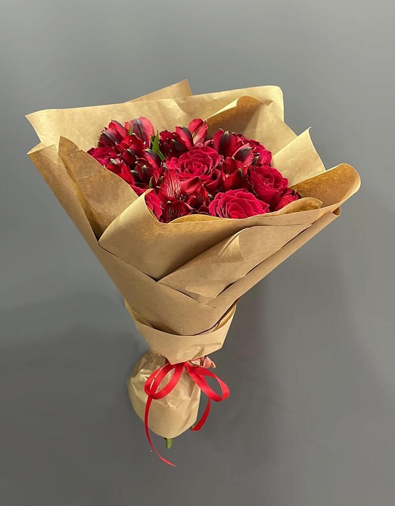 Букет цветов из: Альстромерии и Розы в Долгое