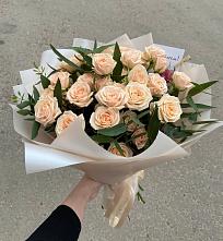 Букет Кремовые розы Латте в Долгое