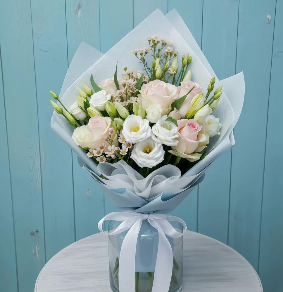 Букет цветов из: Розы и Лизиантусы в Долгое