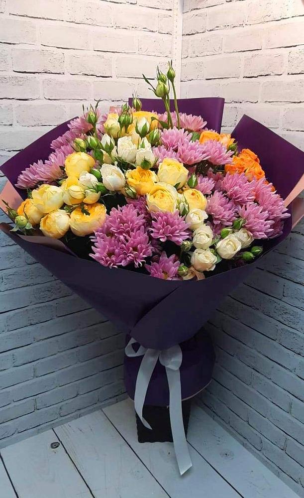 Букет цветов из: Хризантемы и Розы в Долгое
