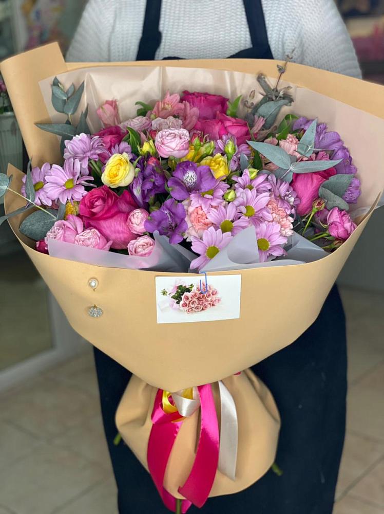 Букет цветов из: Хризантемы, Гвоздики и Альстромерии в Долгое