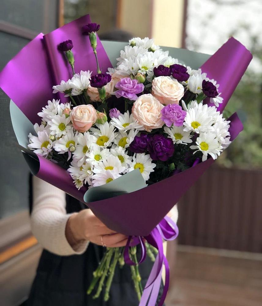 Букет цветов из: Хризантемы, Гвоздики и Розы в Долгое