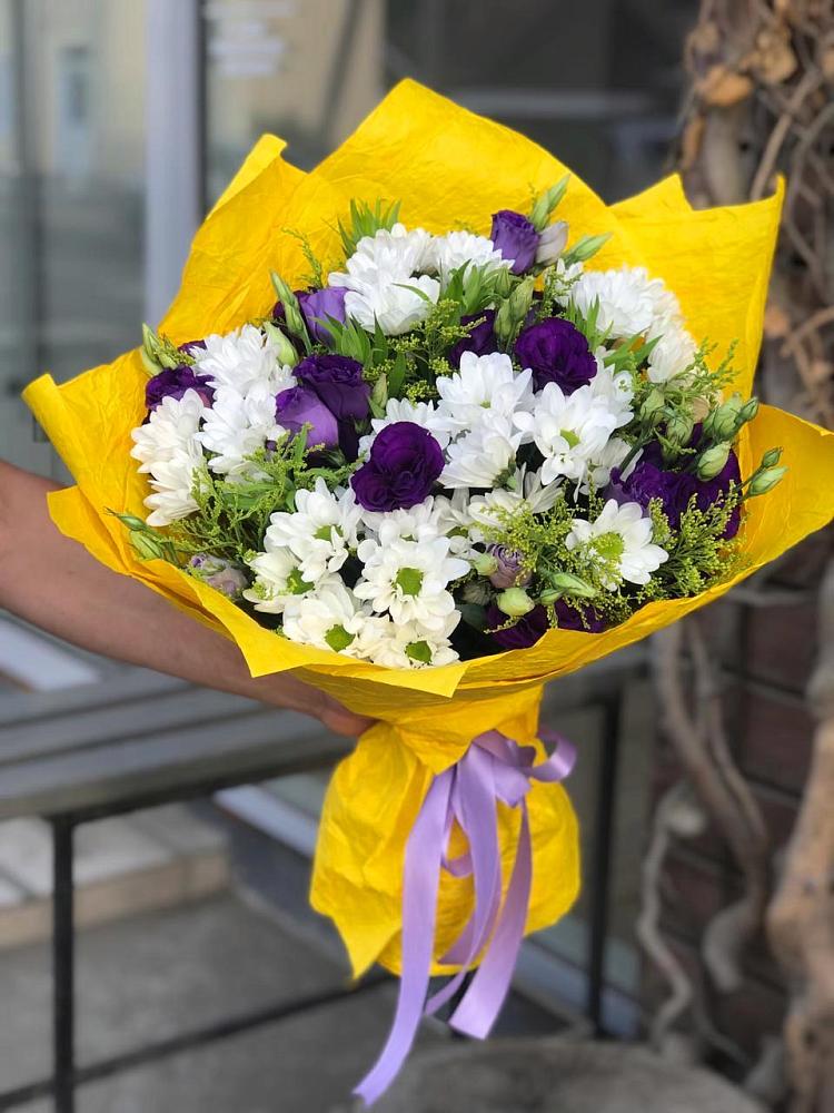 Букет цветов из: Ирисы, Хризантемы и Ромашки в Долгое
