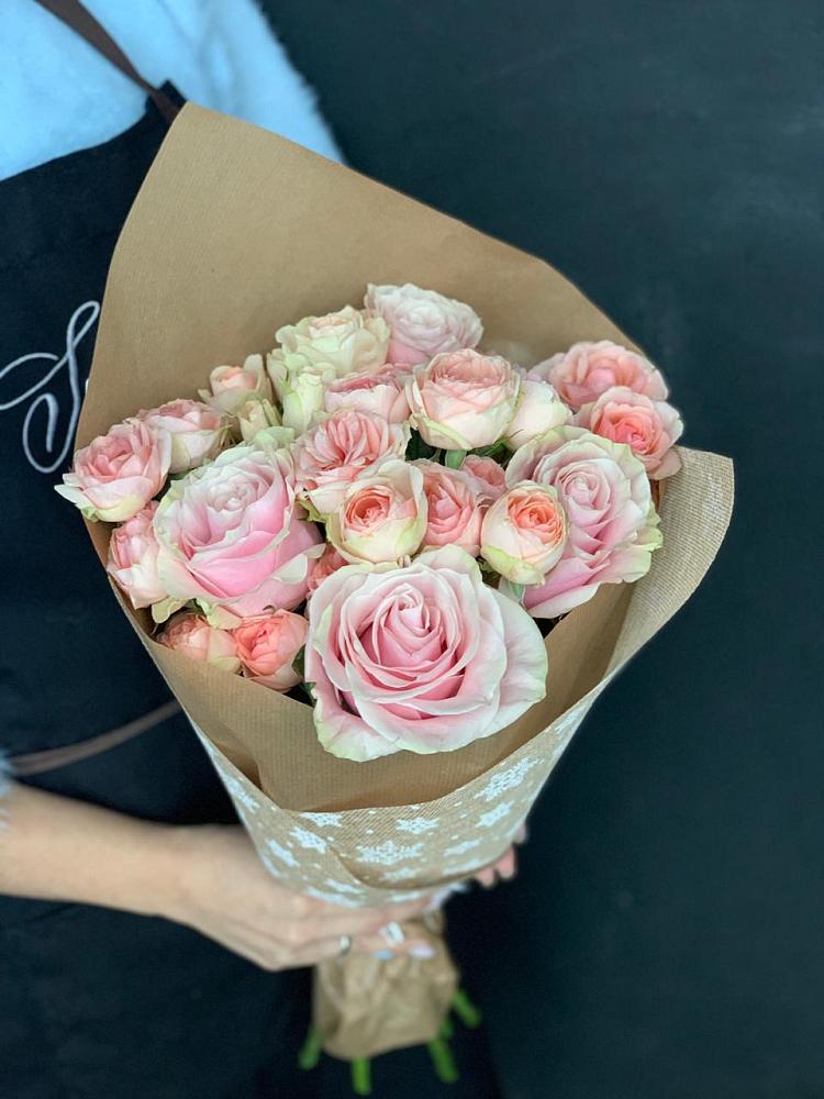 Букет цветов из: Хризантемы и Розы в Долгое