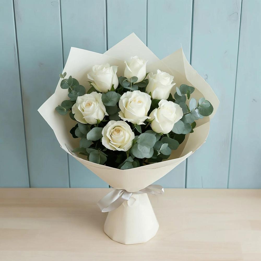 Букет Белые розы в Эвкалипте в Долгое