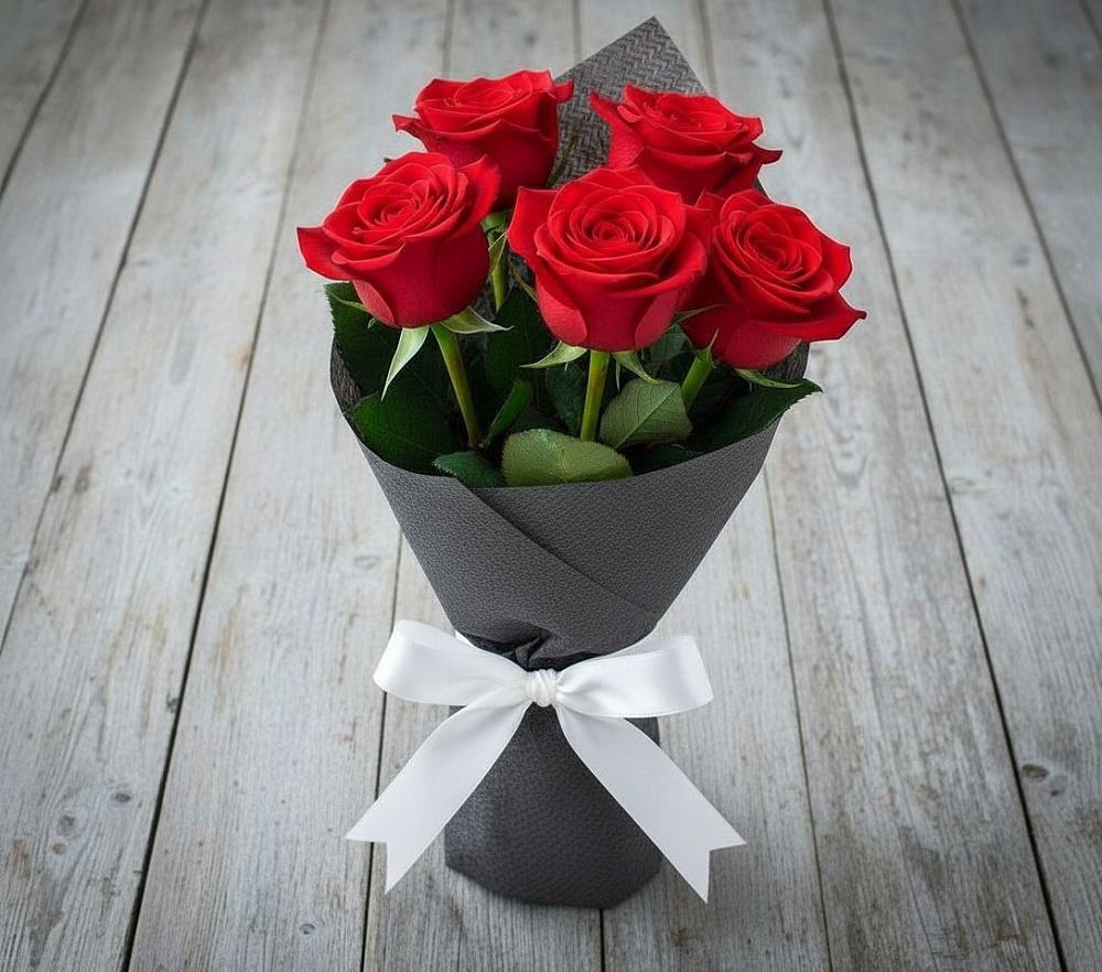 Букет 5 Красных роз Эдлесс Лав в Долгое