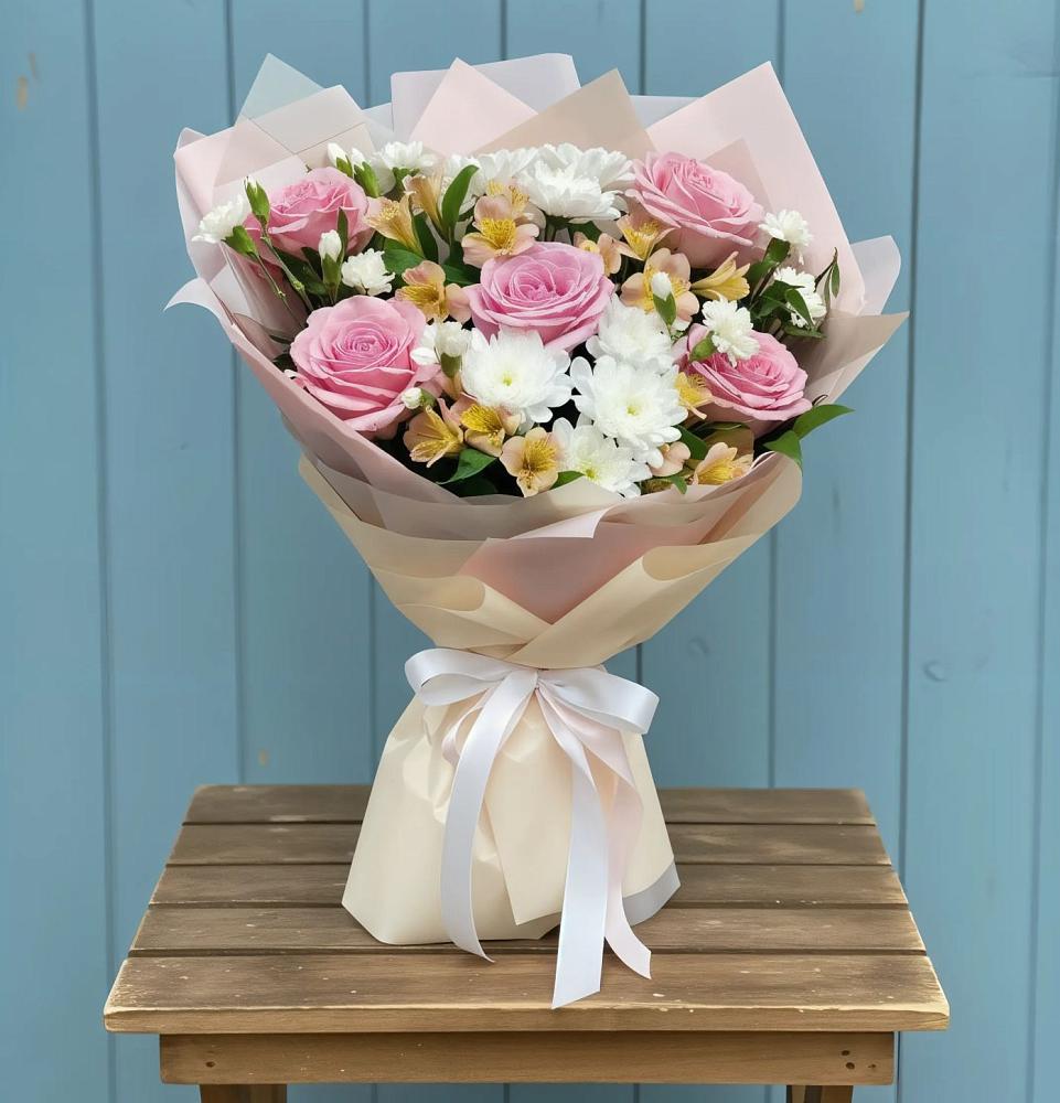 Букет цветов из: Гвоздики, Орхидеи и Розы в Долгое