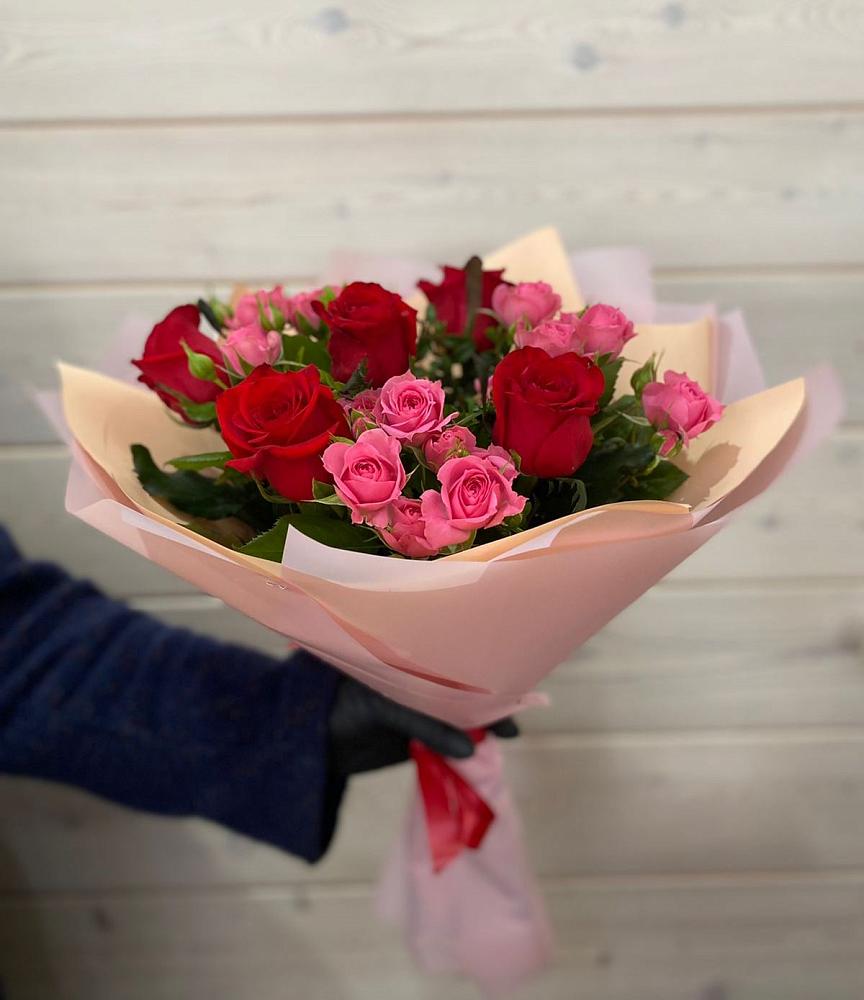Букет цветов из: Розы в Долгое