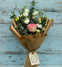 Букет цветов из:  Розы и Лизиантусы в Долгое