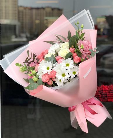 Букет цветов из: Розы, Лизиантусы и Хризантемы в Долгое